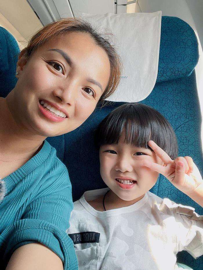 Bên cạnh đó, một số người xem bênh vực Quỳnh Trần JP khi cho rằng cô chỉ vô tư nên mới bộc lộ hết như vậy chứ không phải cố ý nói để “câu view”.