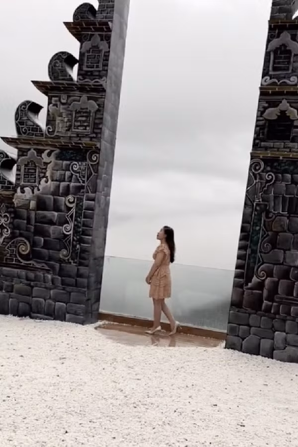 Nhờ sự tinh tế, vui tính cũng như khả năng chụp ảnh chuyên nghiệp, chỉ cách tạo dáng tận tình, nhiều người đã gọi chàng trai này bằng biệt danh “idol”. Ảnh: Chụp màn hình