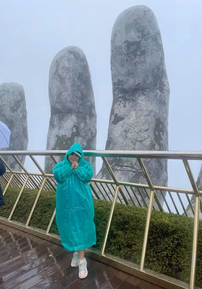 Có thể thấy, chuyện đi du lịch nhưng thời tiết không ủng hộ là câu chuyện bình thường và rất hay bắt gặp. Ảnh: Trương Thị Quỳnh Như
