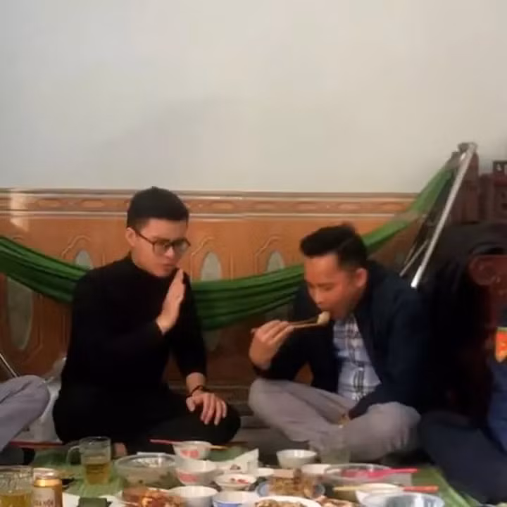 Các đấng mày râu cũng phải trải qua cảm giác lúng túng khi diện kiến bố mẹ vợ tương lai.