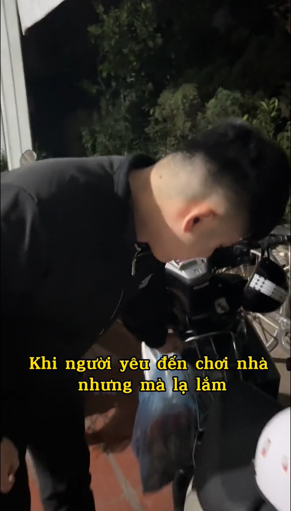Thậm chí theo lời cô gái chia sẻ, chàng trai này đến cả quả cau anh cũng xin nốt.