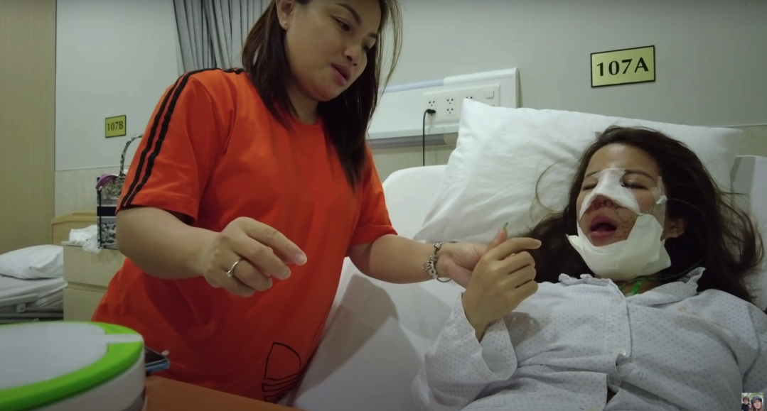 Sau đó cô còn cập nhật tình trạng sức khoẻ, tiết lộ chi phí, tư vấn và thoải mái chia sẻ suy nghĩ tích cực của mình về chuyện can thiệp dao kéo để có được tự tin hơn cho chị em.