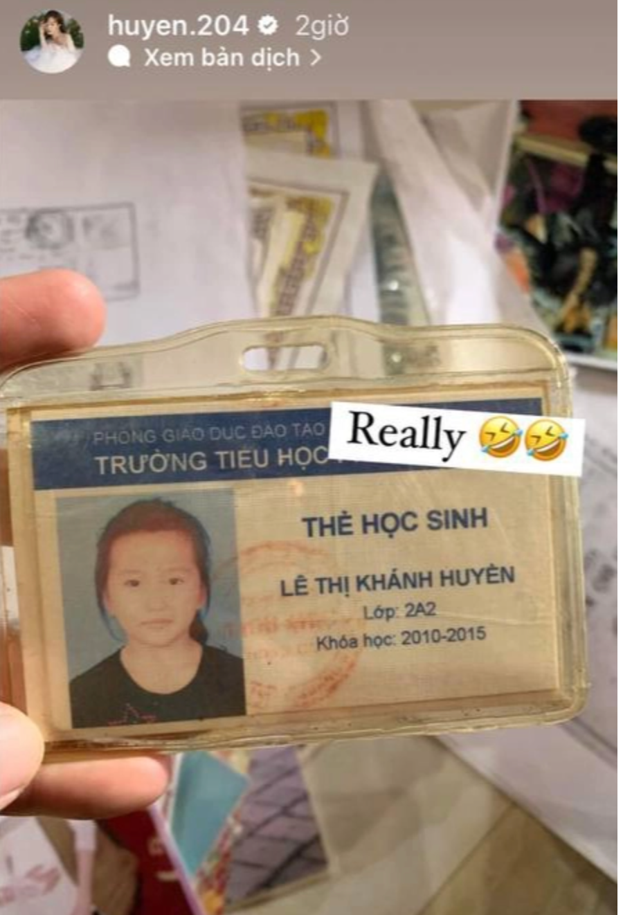 Ngoài Doãn Hải My nữ TikToker Lê Thị Khánh Huyền khiến dân tình trầm trồ vì nhan sắc xinh từ nhỏ. Dù còn bé nhưng khi chụp hình, cô nàng đã biết tạo dáng rất chuyên nghiệp.