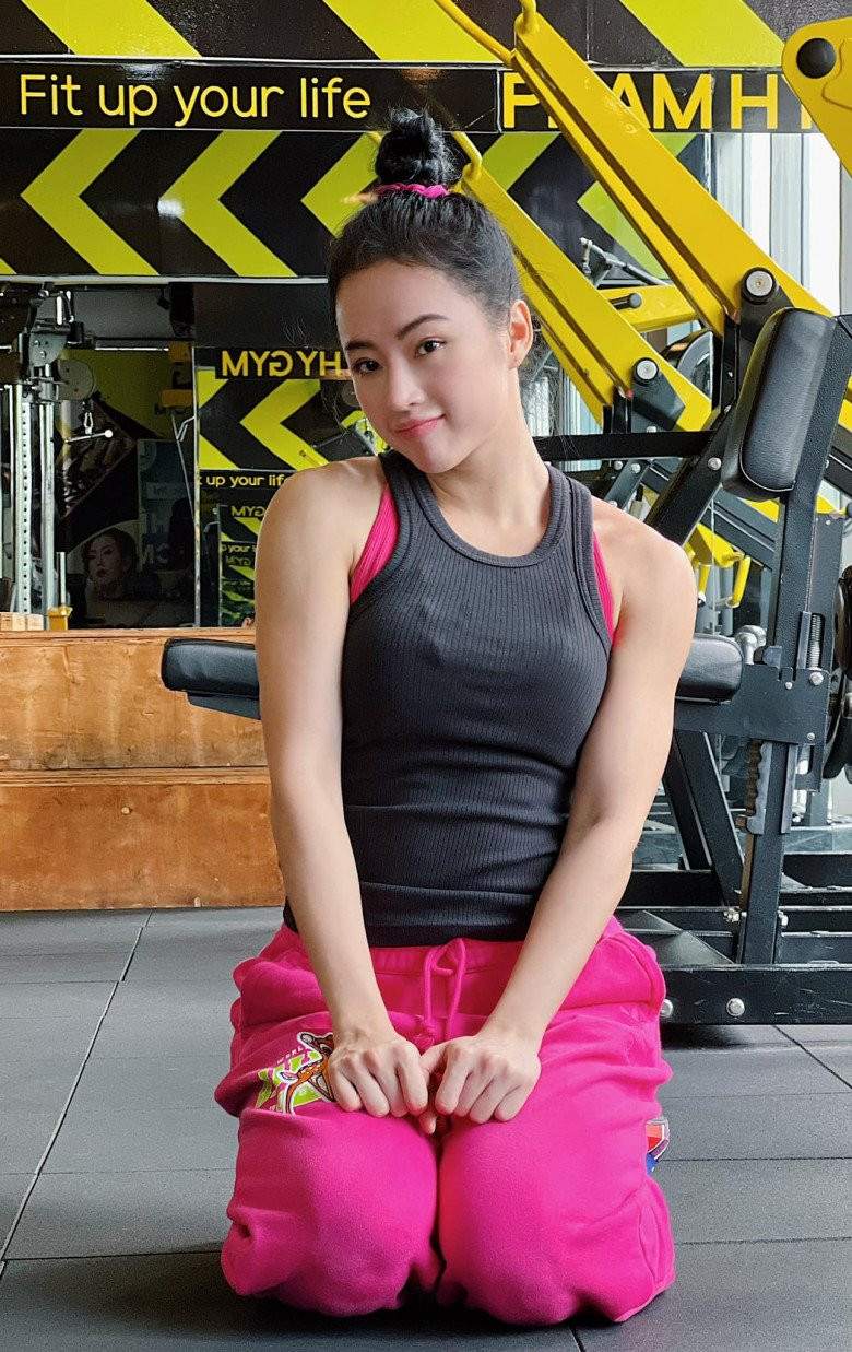 Bên cạnh những ý kiến bênh vực, phần đông cho rằng tập gym quả thực không quá khắt khe trong việc lựa chọn trang phục, nhưng không đồng nghĩa với việc thích mặc gì thì mặc.