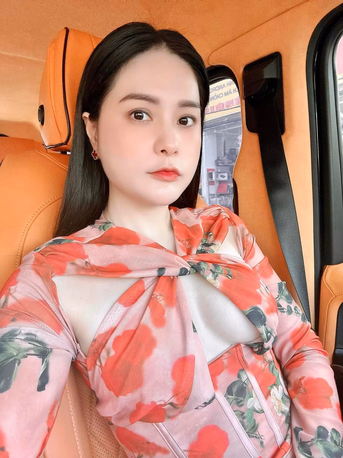 " Nữ đại gia quận 7" Đoàn Di Băng hiện tại được biết đến là nữ doanh nhân thành đạt với khối tài sản "khủng" đáng ngưỡng mộ.