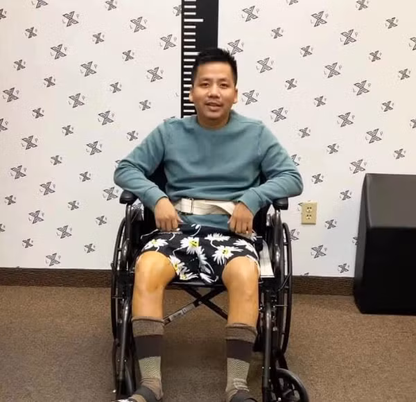 Vốn là YouTuber nổi tiếng với loạt video trải nghiệm những nơi sang chảnh, đắt đỏ nhất trên toàn thế giới, Khoa Pug càng thu hút hơn khi quyết định phẫu thuật kéo chân.