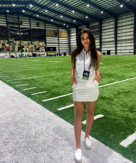 Nhờ vẻ ngoài cuốn hút, Aileen Hnatiuk nhận được nhiều bình luận khen ngợi khi chia sẻ hình ảnh trên mạng xã hội. Ảnh: IGNV