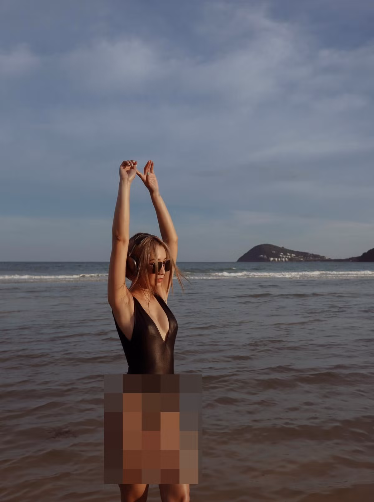 Nhìn vào body uốn lượn của Kiều Ly hội chị em ai nấy đều phải ao ước mình cũng sở hữu thân hình đẹp mê như vậy.