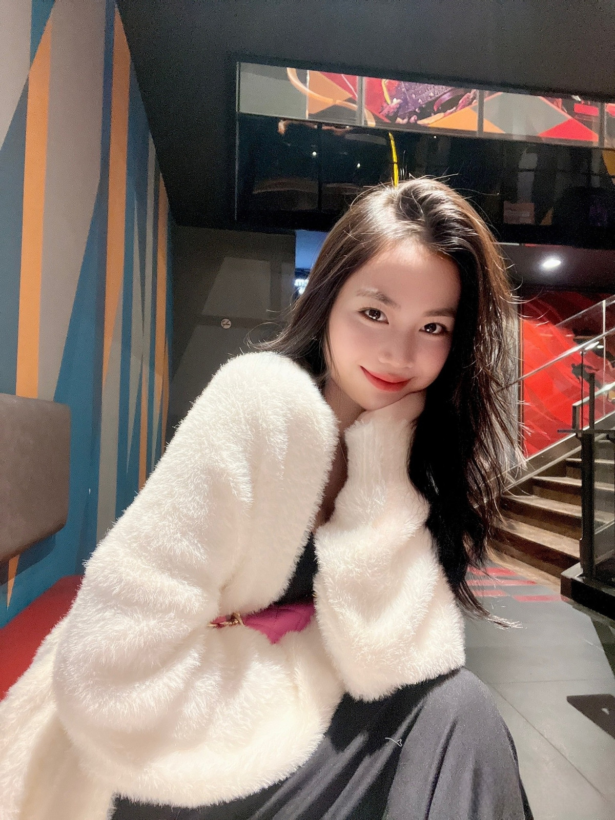 Cô gái này là Cao Thị Tâm (sinh năm 2000, quê Nghệ An), giáo viên dạy môn Ngữ văn cấp 2.