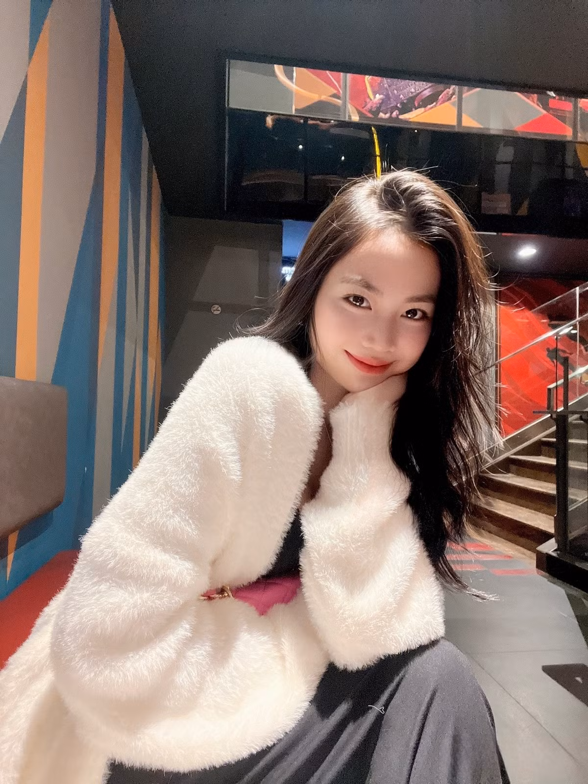 Cô gái này là Cao Thị Tâm (sinh năm 2000, quê Nghệ An), giáo viên dạy môn Ngữ văn cấp 2.