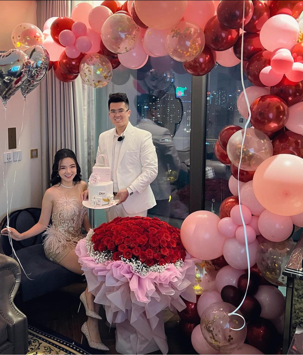 Để có được sản nghiệp như hiện tại, ngoài TikTok, Thủy Tiên có sở hữu công ty riêng.