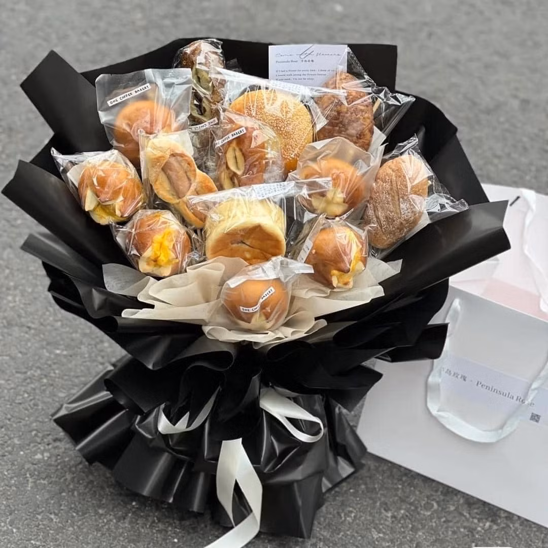 Mới đây trên MXH xuất hiện những món quà Valentine cực "bá đạo", đó là bó hoa vô cùng thiết thực chắc chắn chị em nào cũng phải trầm trồ.