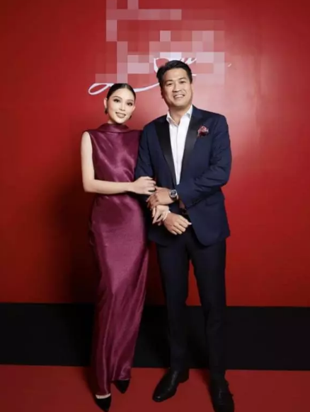 Linh Rin so với dàn hot girl đời đầu có độ xinh đẹp và số đo 3 vòng, chiều cao mãn nhãn chẳng kém, song cô nàng lại có style ăn mặc rất kín đáo.