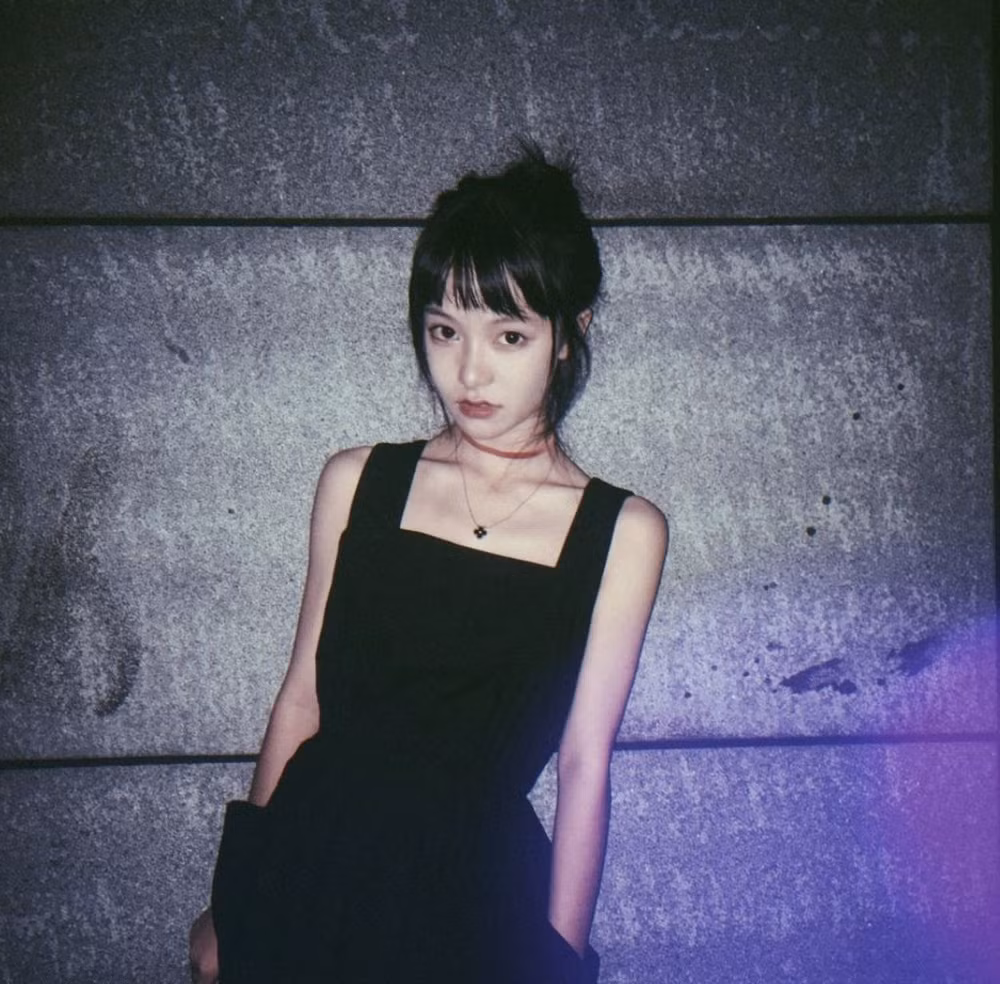 Từ cô học trò tinh nghịch đến thiếu nữ mới lớn, cô gái cổ điển hay nổi loạn, cá tính Jiayi đều thể hiện rất thành công.