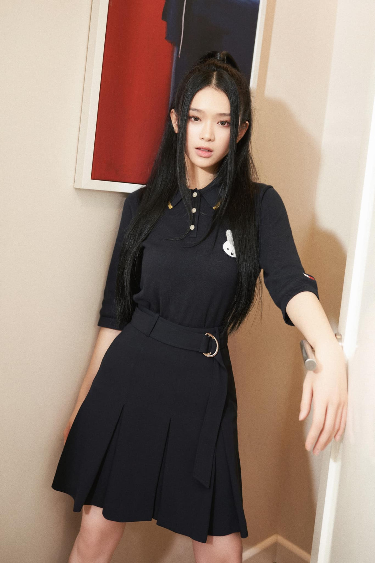 Mặc dù đã tiết chế về cách ăn mặc trong thời gian qua thế nhưng nàng hot girl 2K vẫn không ít lần gây nhức mắt vì du thời trang có phần phản cảm, hở bạo.