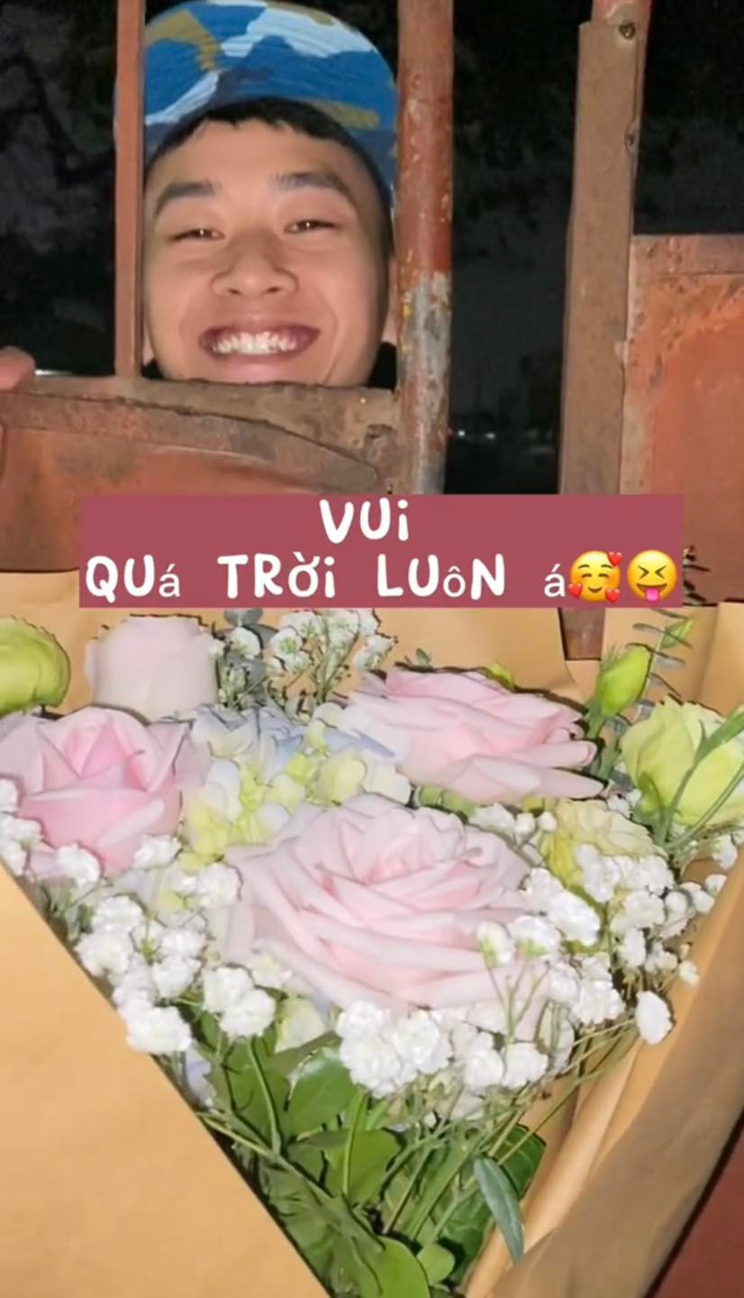 Kèm đoạn clip, cô gái còn chia sẻ: "Tin tưởng là lời hứa xa bao lâu vẫn tìm nhau. Giữ gìn là trọng trách đôi vai em thêm sức mạnh".