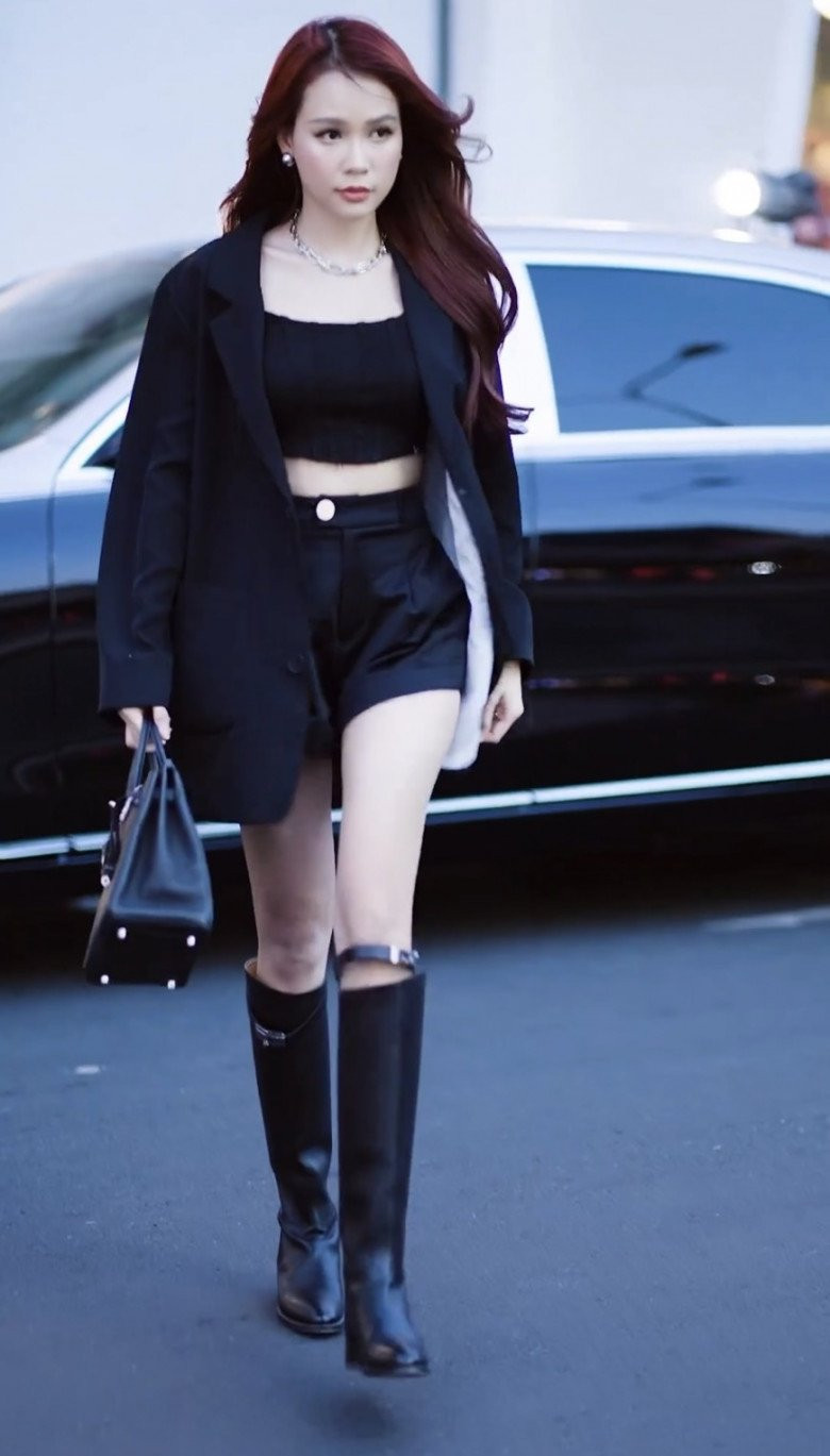 Cựu hot girl được biết đến với với vai trò MC, người mẫu ảnh, diễn viên đa tài của showbiz Việt.