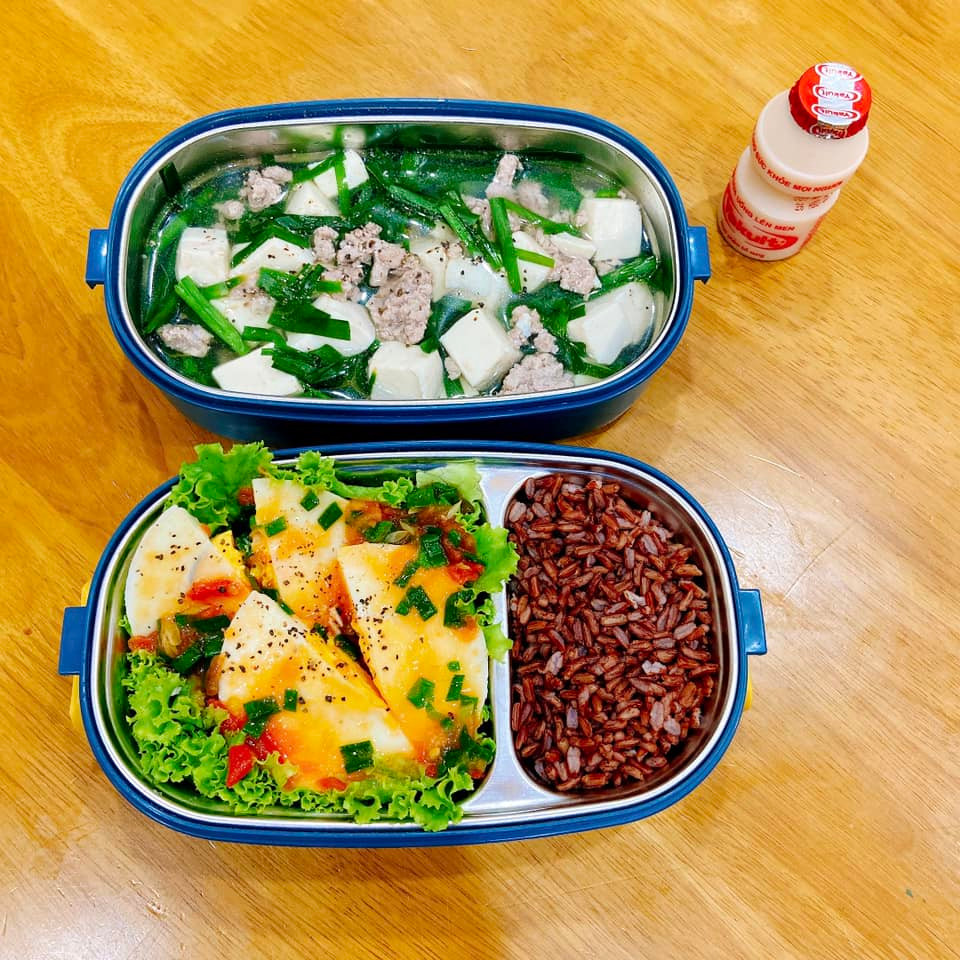 Để tránh nhàm chán, cùng một nguyên liệu, cô thay đổi cách chế biến khác nhau như luộc, hấp, xào, rim...