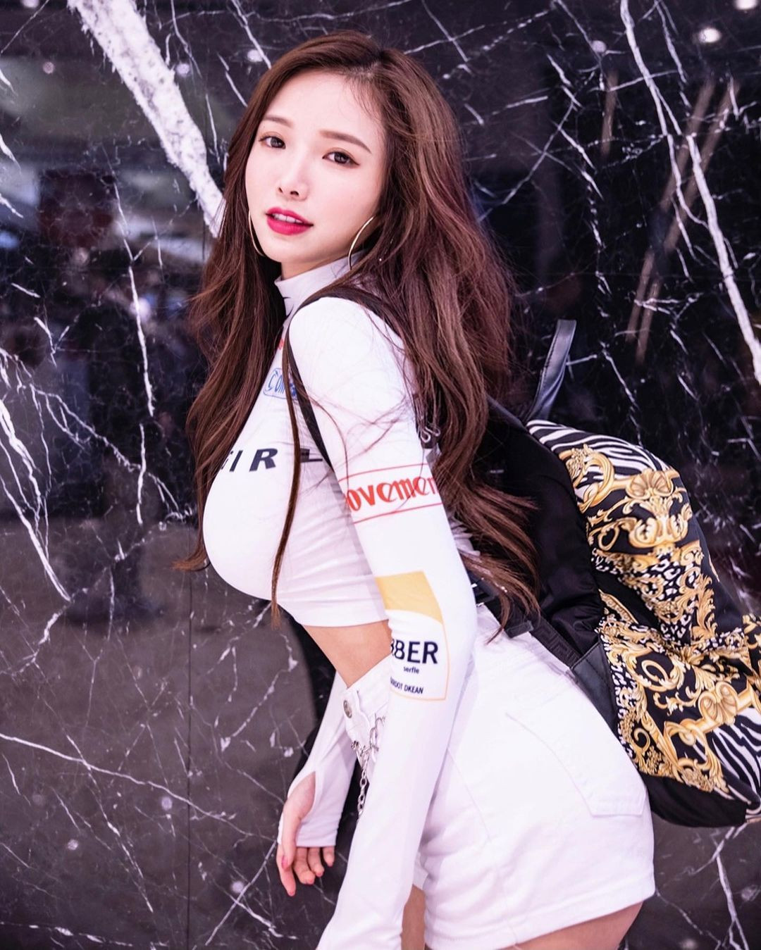 Nữ DJ không chỉ nổi tiếng tại quê nhà, Amber Na còn được nhiều khán giả ở Singapore, Đài Loan, Trung Quốc, Hàn Quốc quan tâm.