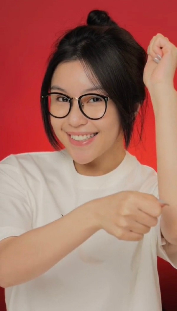 Nhan sắc không phải dạng vừa của Quỳnh Thi khiến ai cũng ngưỡng mộ ở bất kỳ clip TikTok nào.