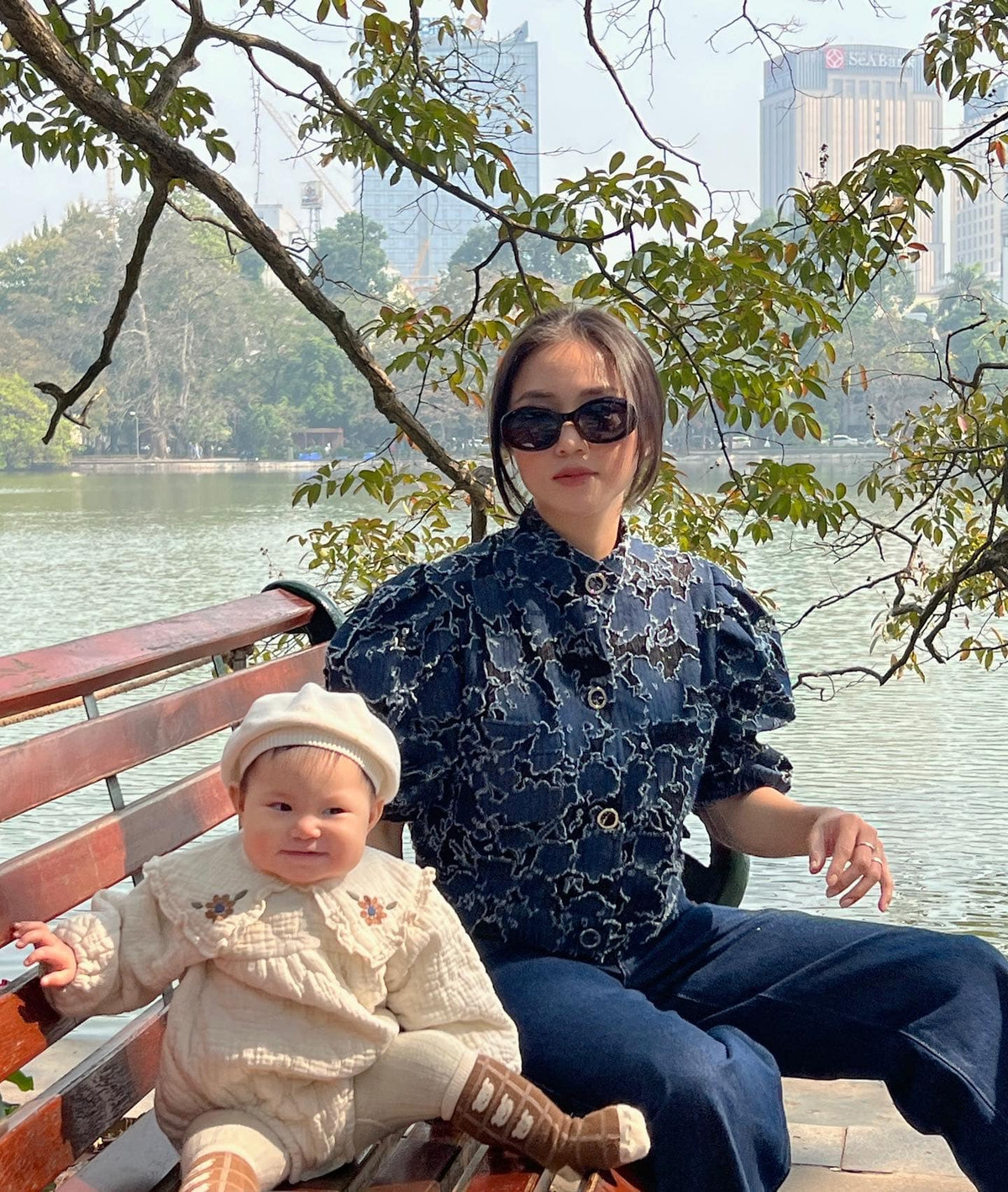 Hot mom Salim khiến nhiều người bất ngờ khi quyết định chia tay tóc dài.