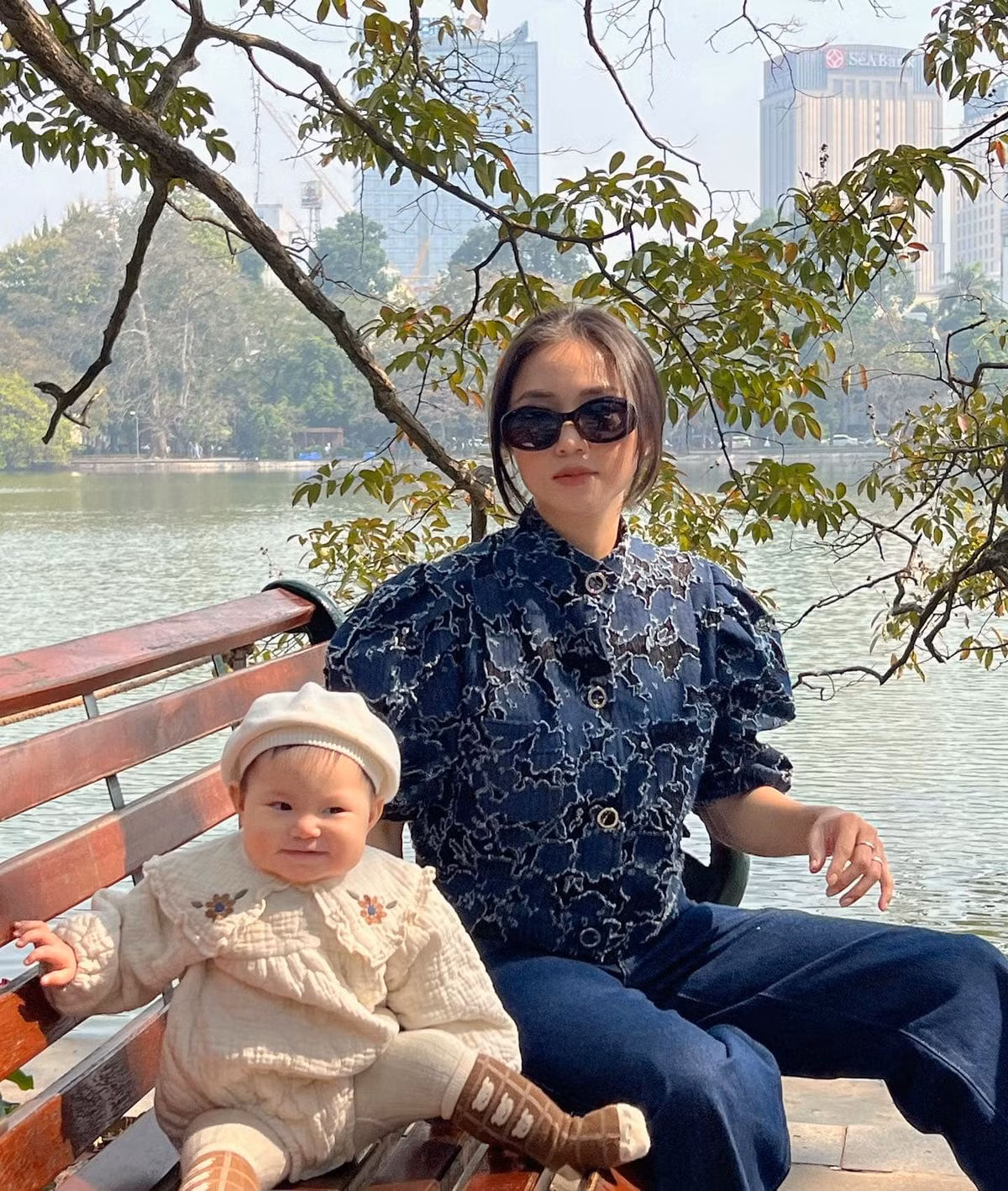 Hot mom Salim khiến nhiều người bất ngờ khi quyết định chia tay tóc dài.