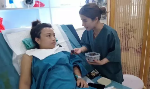 Người phụ nữ này khuyên bạn chưa ưng chỗ nào trên cơ thể có thể sửa để bản thân tự tin hơn.