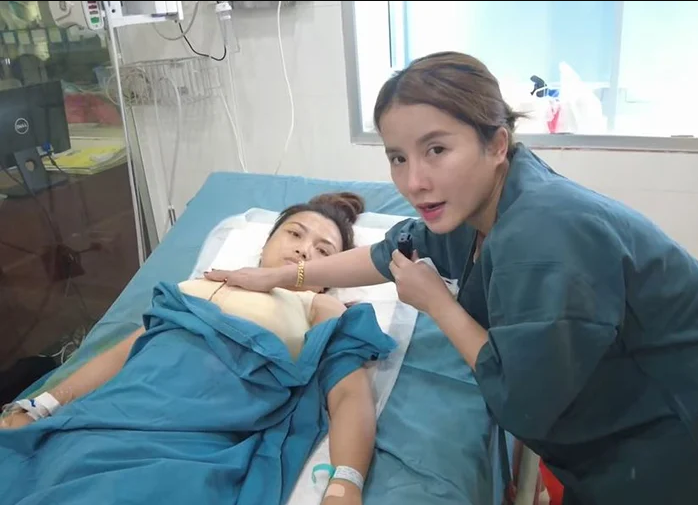 Kể từ khi mở công ty riêng và lên chức giám đốc, Quỳnh Trần JP dành sự quan tâm đặc biệt đến ngoại hình của bản thân để phù hợp với hoàn cảnh hiện tại.