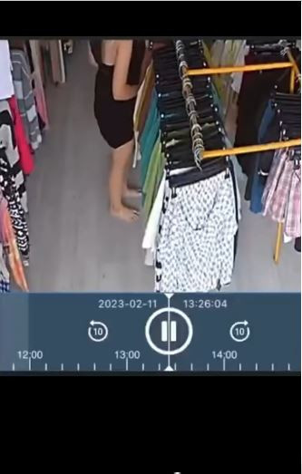 Ngay sau khi được chia sẻ, hành động vô ý thức của cô gái đã thu hút sự quan tâm lớn của dư luận.