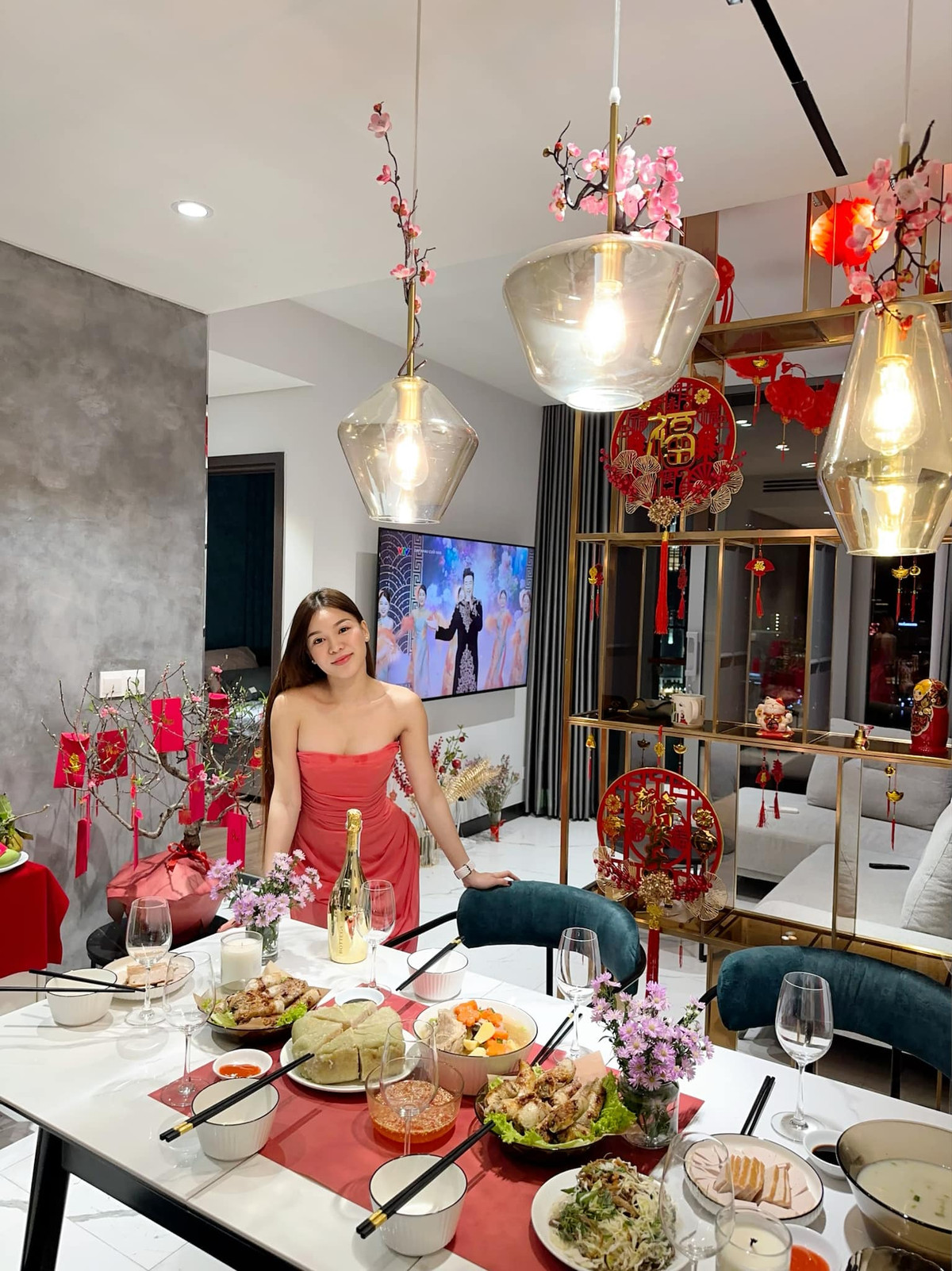 Khó có thể ngờ, nàng WAG gợi cảm và quyến rũ như vậy lại từng có thời gian tự ti, mặc cảm vì thân hình béo mập.