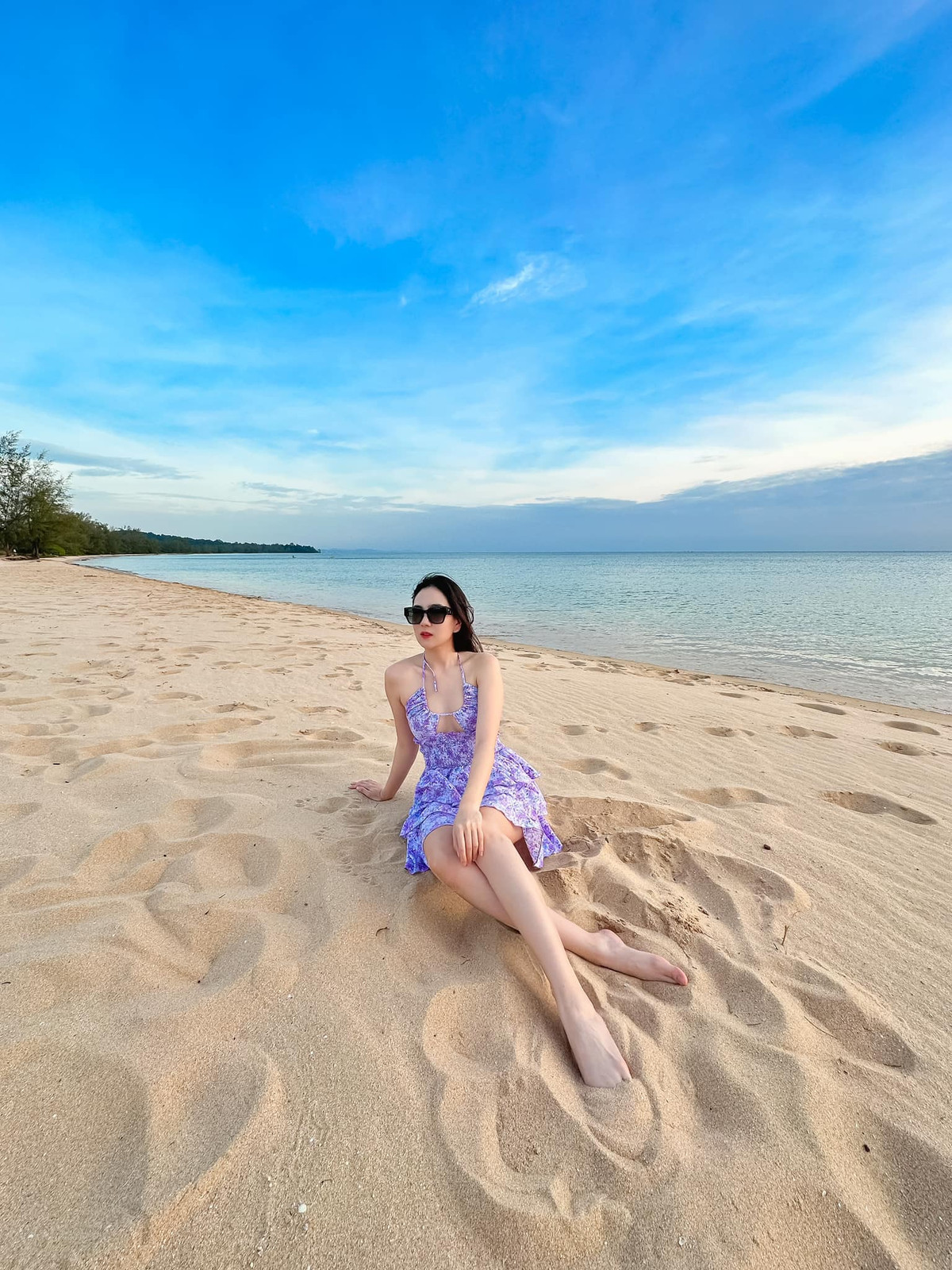 Mai Ngọc ngoài đời toàn diện các item "xì tin", gợi cảm khác hẳn với khi xuất hiện trên sóng truyền hình.