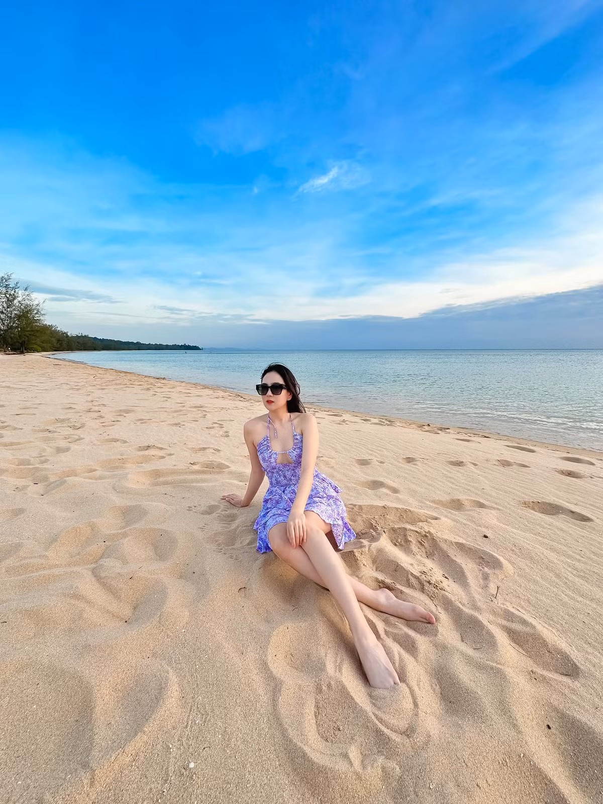 Mai Ngọc ngoài đời toàn diện các item "xì tin", gợi cảm khác hẳn với khi xuất hiện trên sóng truyền hình.