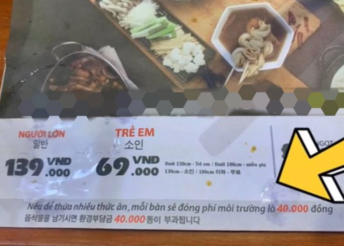 Được biết nhà hàng buffet đã thông báo từ trước về việc phạt khi khách hàng để thừa đồ ăn quá nhiều vậy nên hành động vô ý thức trên của nam thanh niên là không thể chấp nhận.