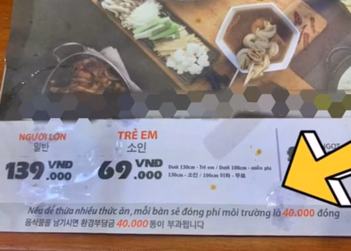 Được biết nhà hàng buffet đã thông báo từ trước về việc phạt khi khách hàng để thừa đồ ăn quá nhiều vậy nên hành động vô ý thức trên của nam thanh niên là không thể chấp nhận.