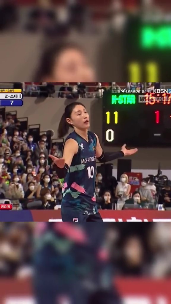 Điều này đã khiến cho đồng nghiệp lẫn người hâm mộ của cô được dịp cười nghiêng ngã bởi hiếm cô thoải mái biểu đạt cảm xúc như vậy