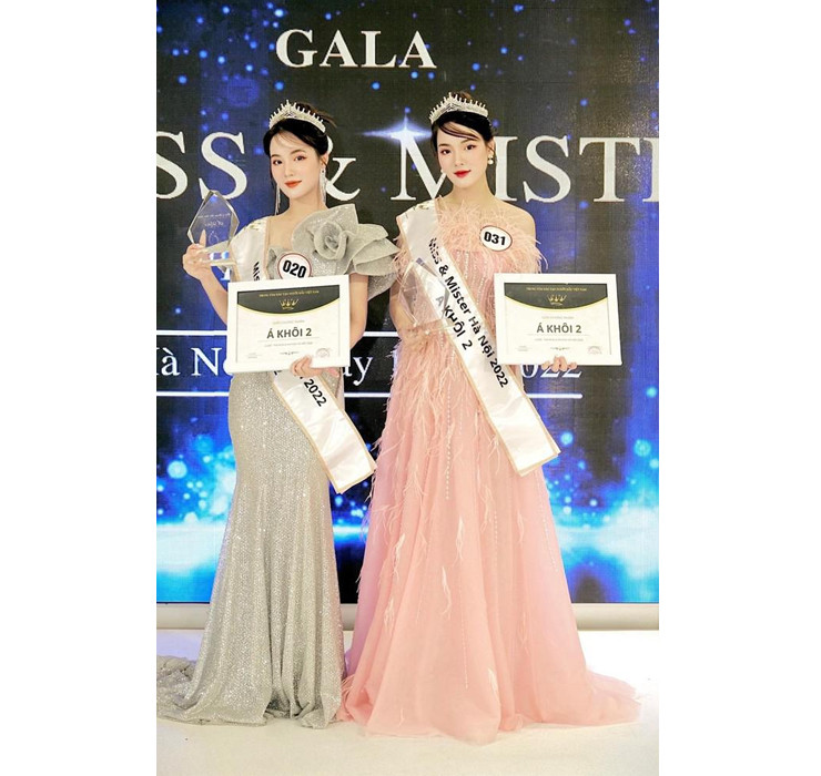 Hiện tại cặp chị em song sinh này đều là người mẫu ảnh và là KOLs khá nổi tiếng.