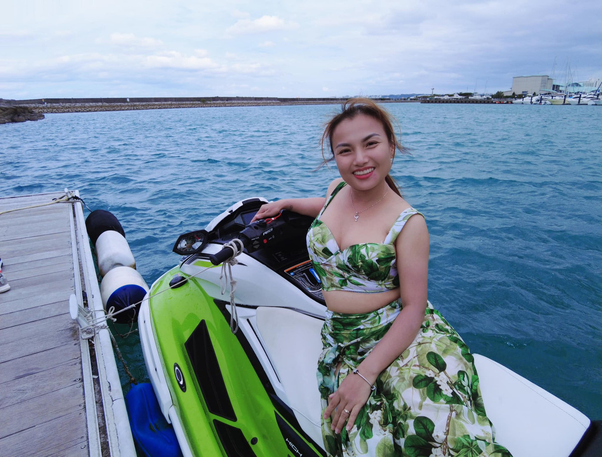 Cô thay đổi ngoạn mục về cả ngoại hình lẫn nhan sắc.