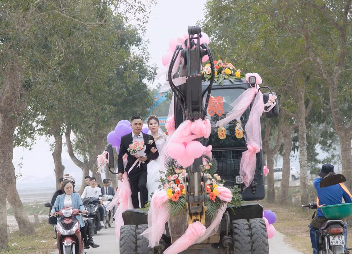 Màn rước dâu độc lạ của chú rể Nghệ An nhận về lượng tương tác lớn, thu hút bình luận tích cực. Ảnh: Studio Dương Trại Gáo