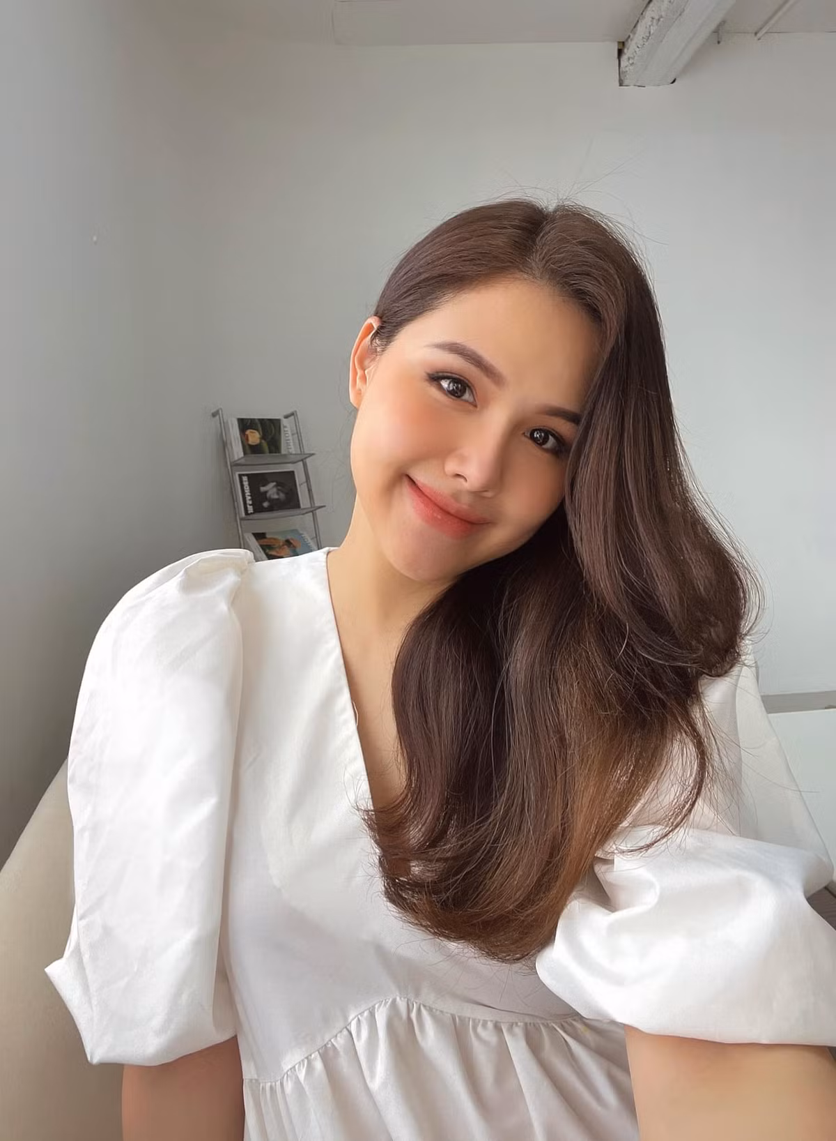 Cựu hot girl ngày nào hiện đã yên bề gia thất, có cuộc sống hôn nhân làm chị em ngưỡng mộ. Ảnh: FBNV