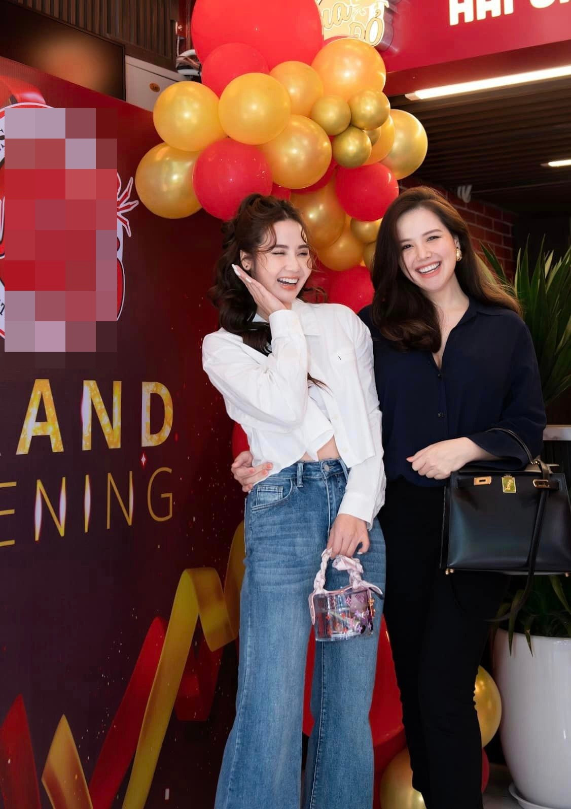 Vóc dáng của hot girl Phanh Lee không còn thon thả như trước, có lẽ từ khi trở thành mẹ bỉm sữa cô nàng khó lấy lại được thân hình như xưa.