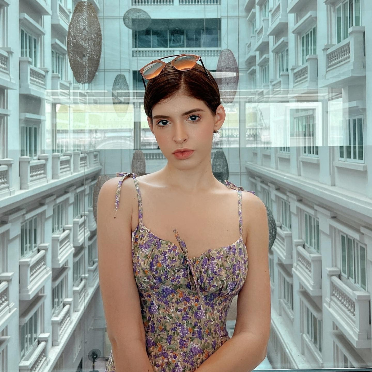 Xuyên suốt khoảng thời gian dài hoạt động trong showbiz, An Tây từng gặp phải nhiều ý kiến trái chiều về phong cách ăn mặc.