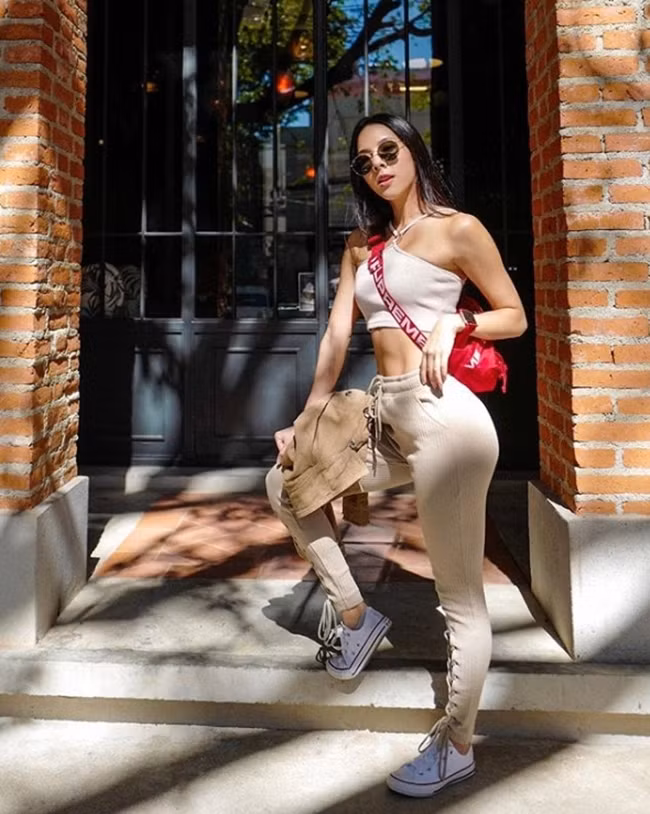 Được biết cô đang giảng dạy môn nguyên lý tiếp thị tại ĐH Assumption (ABAC).