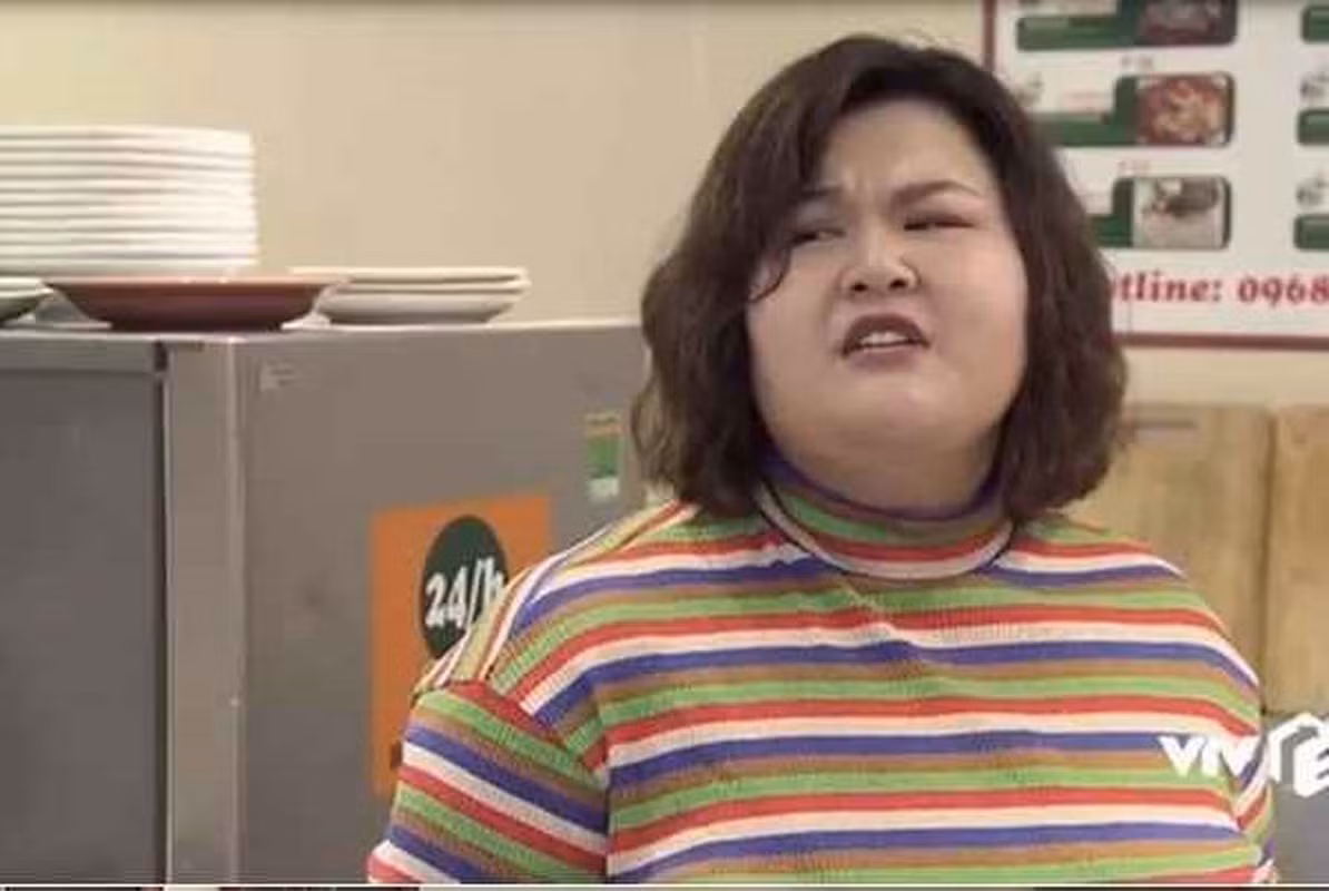 Theo đó, hot girl 127 kg đã tiến hành hút 8 lít mỡ bụng vào tháng 8/2017. Ngoài ra cô từng đạt giải Á quân Bước Nhảy Ngàn Cân năm 2017.