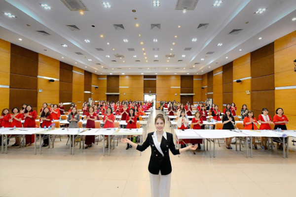 Lớp học này mở ra nhằm mục đích trao giá trị tới cộng đồng, giúp mọi người có thêm kiến thức chuyên môn đồng thời là nơi gắn kết mọi người nhằm mở rộng các mối quan hệ, cùng nhau phát triển chuyên môn và công việc kinh doanh.