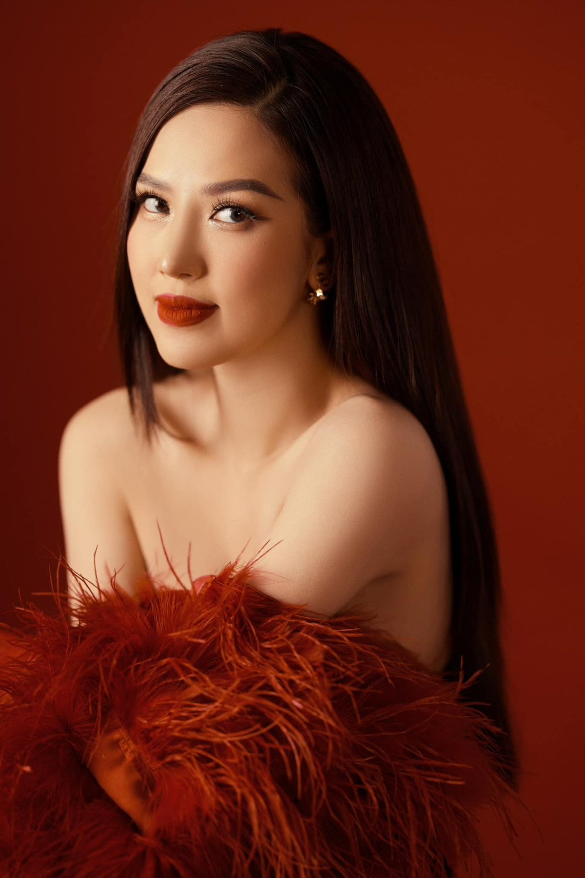 Khi Thu Hà không đồng ý thì anh này tỏ thái độ tỏ ý khó chịu. Từ hành động của đối phương, nữ MC cho rằng: “Đây không phải là lần đầu bạn làm những việc như thế này”.