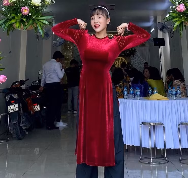 Ngoài ra nhiều cư dân mạng đồng tình với quan điểm, không có tiêu chí nào cụ thể để đánh giá vẻ đẹp của một người, quan trọng nhất là chính bản thân họ tự tin với vóc dáng của mình.