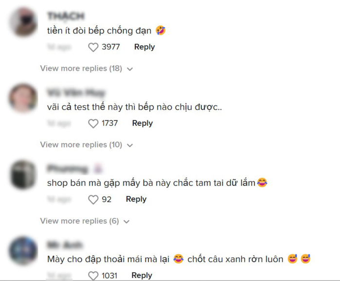 Bên cạnh đó không ít cư dân mạng tỏ ra bất bình với cách kiểm trang hàng hóa vô lý này của vị khách.