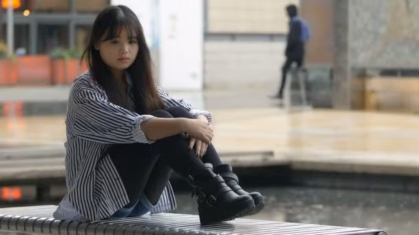 Bạn trai tới chơi mà thím dâu cạnh khóe, phản ứng của bố mẹ và bà nội Ban trai toi choi ma thim dau canh khoe, phan ung cua bo me va ba noi