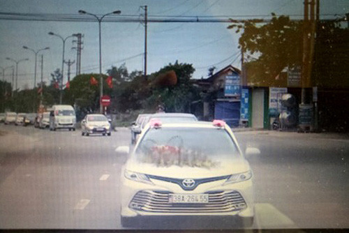 Doan xe ruoc dau o Ha Tinh giua dich: PGD Benh vien noi gi?