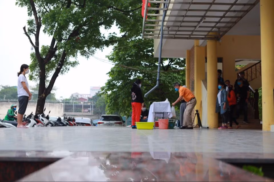 Can canh cay “ATM gao” dau tien o Ha Noi-Hinh-10